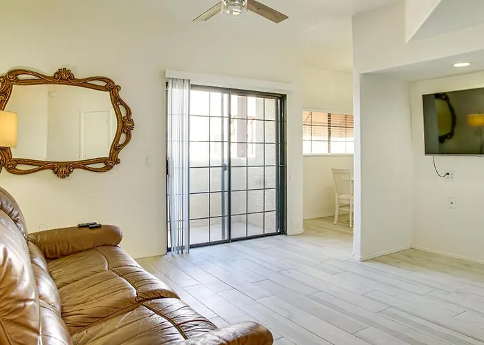 Holiday home Unwind Poolside! 1 Mi To South Mountain Park *